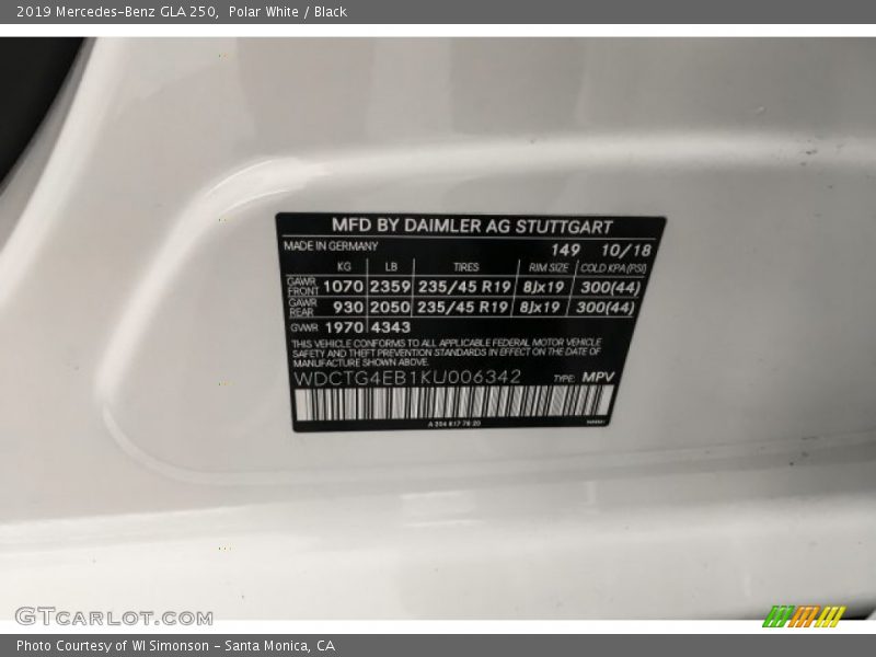 Polar White / Black 2019 Mercedes-Benz GLA 250