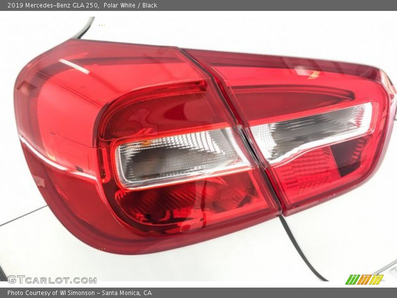 Polar White / Black 2019 Mercedes-Benz GLA 250