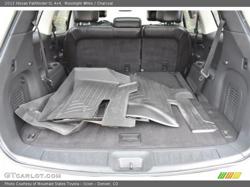 Moonlight White / Charcoal 2013 Nissan Pathfinder SL 4x4