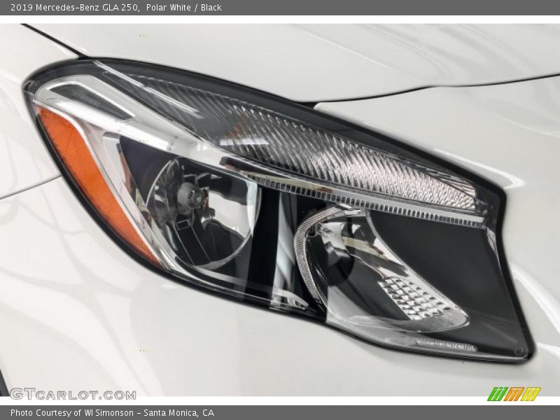 Polar White / Black 2019 Mercedes-Benz GLA 250