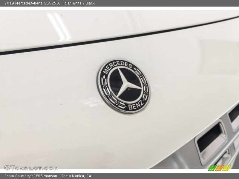 Polar White / Black 2019 Mercedes-Benz GLA 250