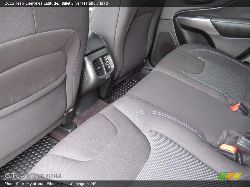 Billet Silver Metallic / Black 2019 Jeep Cherokee Latitude