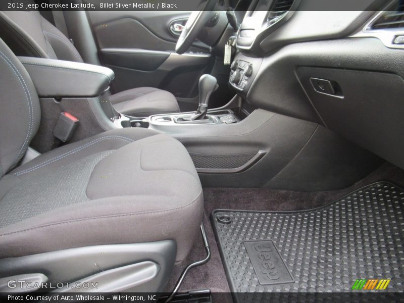 Billet Silver Metallic / Black 2019 Jeep Cherokee Latitude