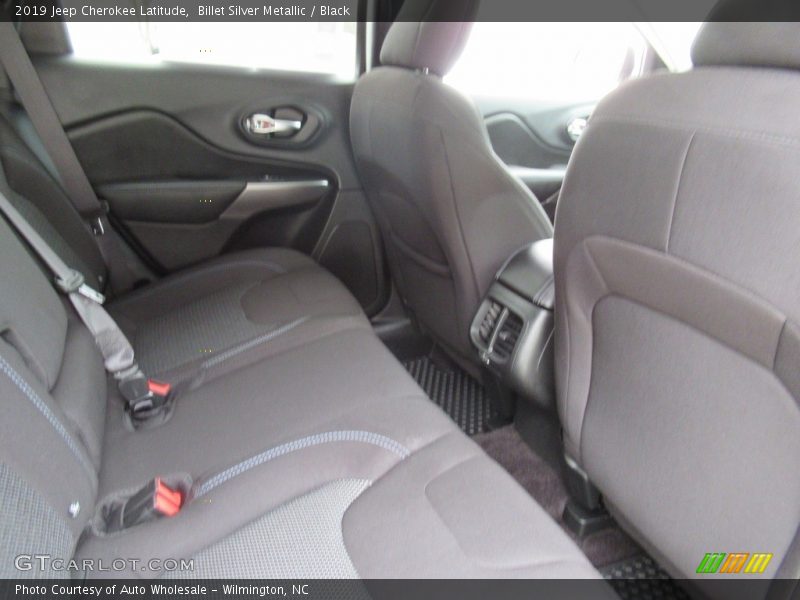 Billet Silver Metallic / Black 2019 Jeep Cherokee Latitude