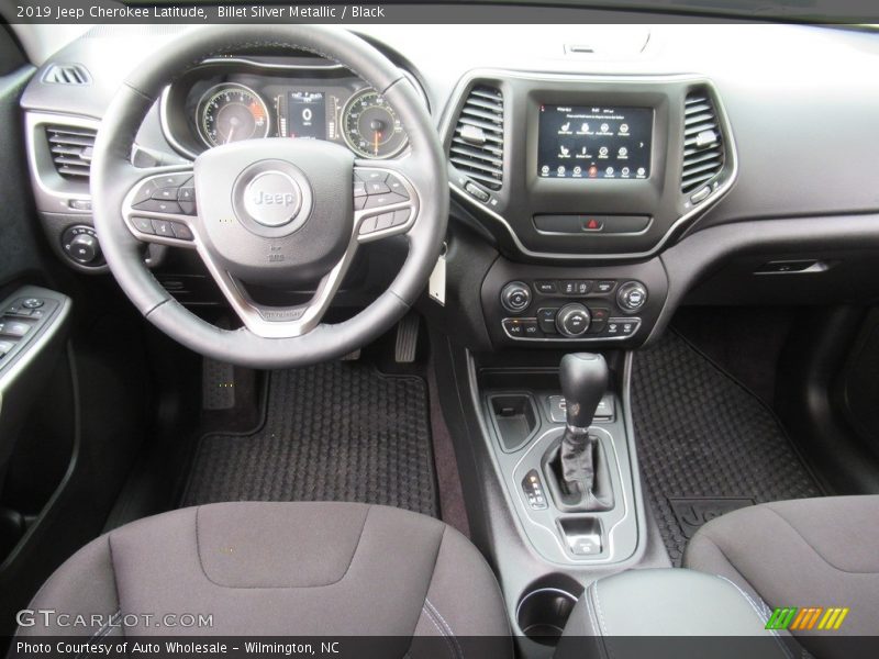 Billet Silver Metallic / Black 2019 Jeep Cherokee Latitude