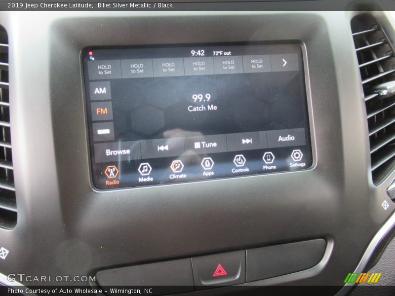 Billet Silver Metallic / Black 2019 Jeep Cherokee Latitude