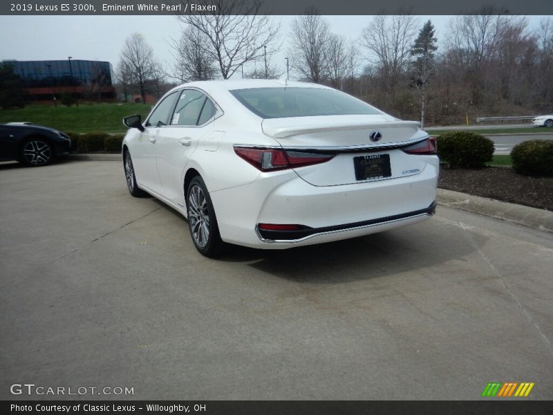 Eminent White Pearl / Flaxen 2019 Lexus ES 300h