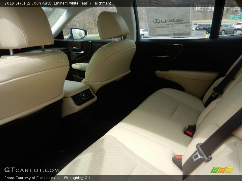 Eminent White Pearl / Parchment 2019 Lexus LS 500h AWD