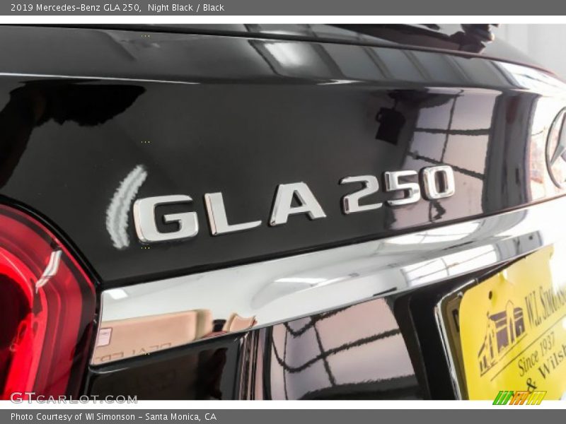 Night Black / Black 2019 Mercedes-Benz GLA 250