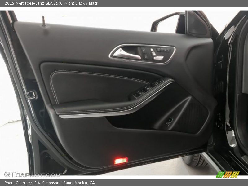 Night Black / Black 2019 Mercedes-Benz GLA 250