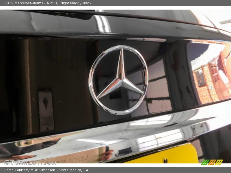 Night Black / Black 2019 Mercedes-Benz GLA 250