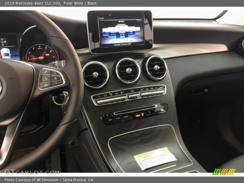 Polar White / Black 2019 Mercedes-Benz GLC 300