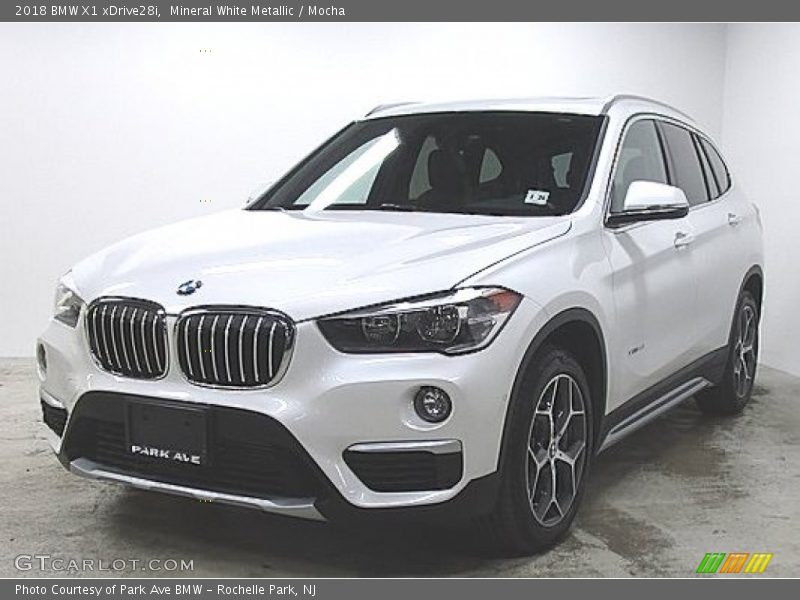 Mineral White Metallic / Mocha 2018 BMW X1 xDrive28i
