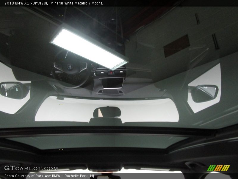 Mineral White Metallic / Mocha 2018 BMW X1 xDrive28i
