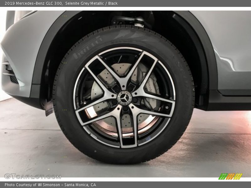 Selenite Grey Metallic / Black 2019 Mercedes-Benz GLC 300