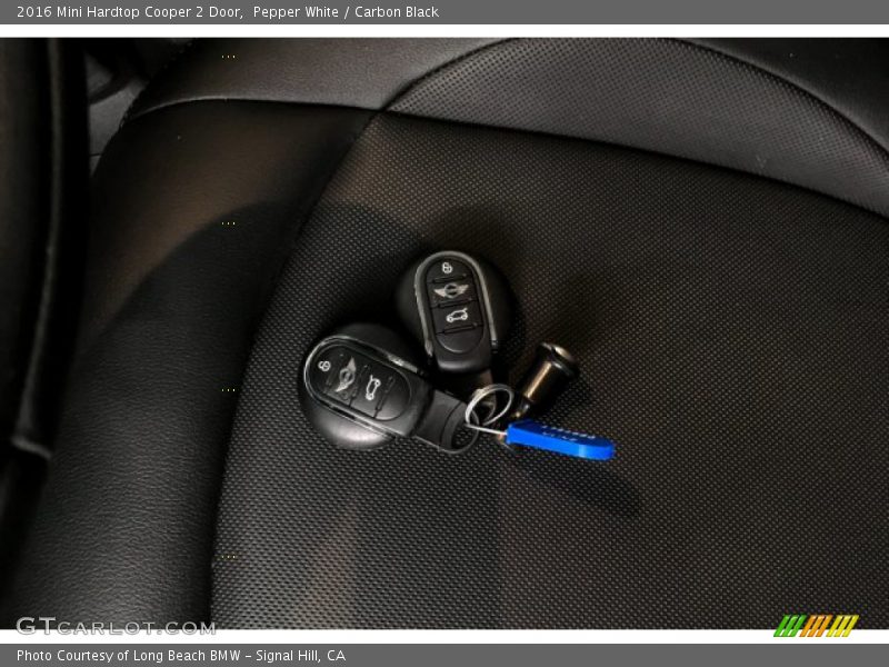 Pepper White / Carbon Black 2016 Mini Hardtop Cooper 2 Door