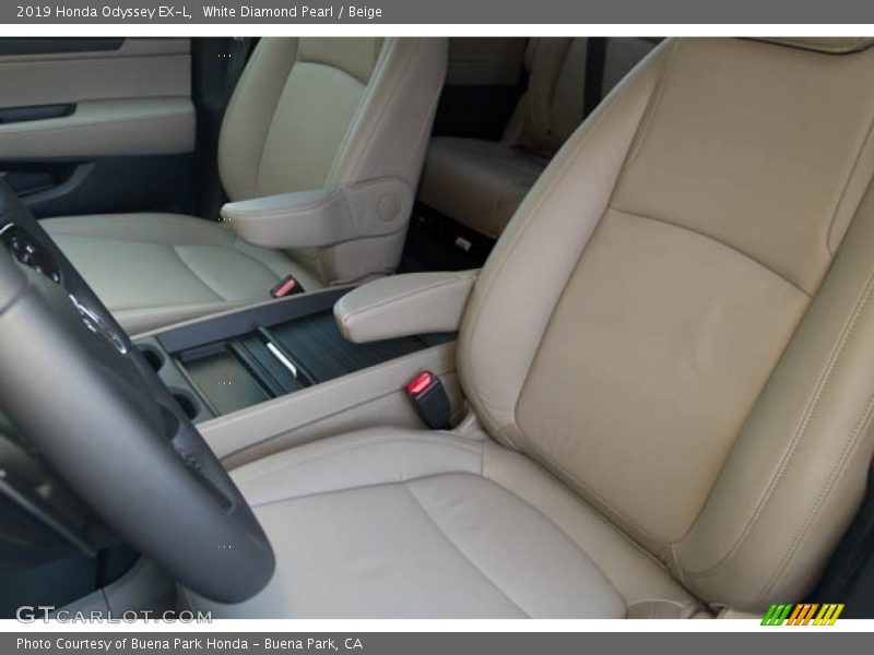 White Diamond Pearl / Beige 2019 Honda Odyssey EX-L