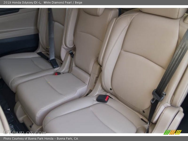 White Diamond Pearl / Beige 2019 Honda Odyssey EX-L