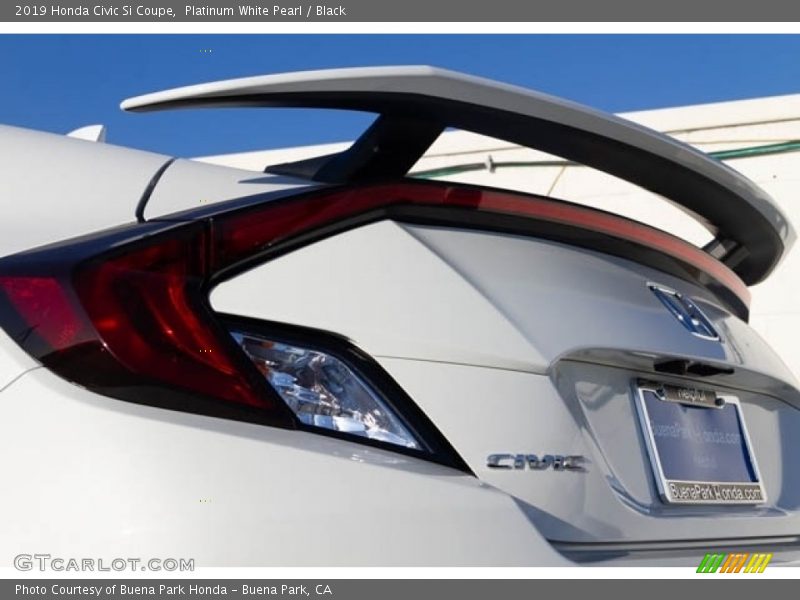 Platinum White Pearl / Black 2019 Honda Civic Si Coupe