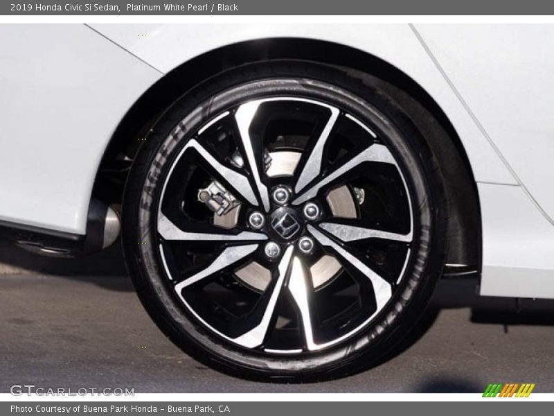 Platinum White Pearl / Black 2019 Honda Civic Si Sedan