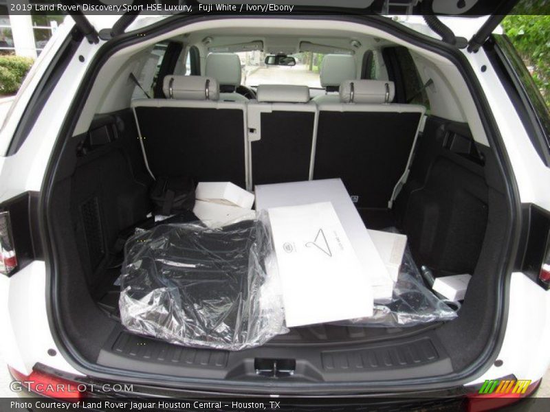  2019 Discovery Sport HSE Luxury Trunk