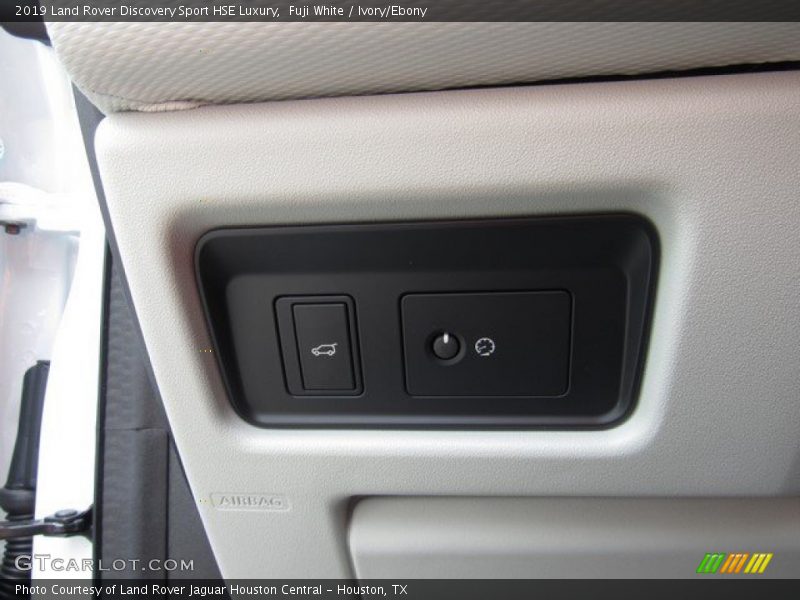 Fuji White / Ivory/Ebony 2019 Land Rover Discovery Sport HSE Luxury