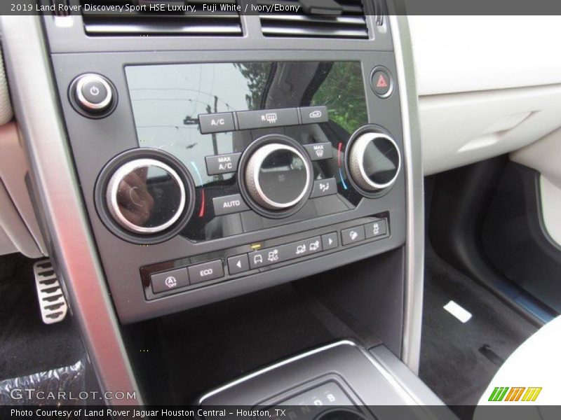 Controls of 2019 Discovery Sport HSE Luxury