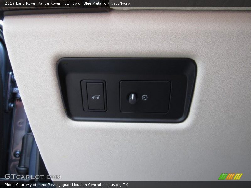 Byron Blue Metallic / Navy/Ivory 2019 Land Rover Range Rover HSE