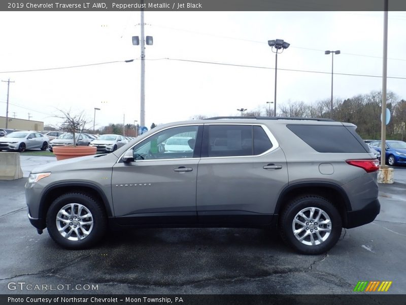 Pepperdust Metallic / Jet Black 2019 Chevrolet Traverse LT AWD