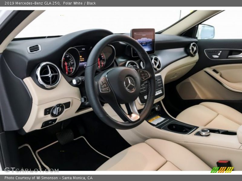 Polar White / Black 2019 Mercedes-Benz GLA 250
