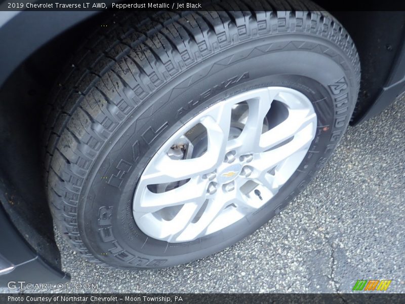 Pepperdust Metallic / Jet Black 2019 Chevrolet Traverse LT AWD