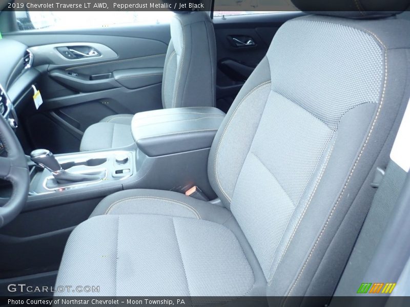 Pepperdust Metallic / Jet Black 2019 Chevrolet Traverse LT AWD