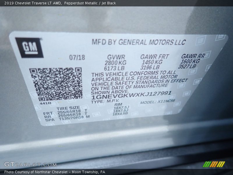 Pepperdust Metallic / Jet Black 2019 Chevrolet Traverse LT AWD