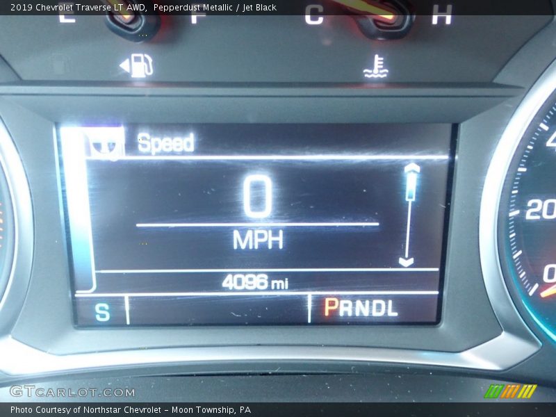 Pepperdust Metallic / Jet Black 2019 Chevrolet Traverse LT AWD