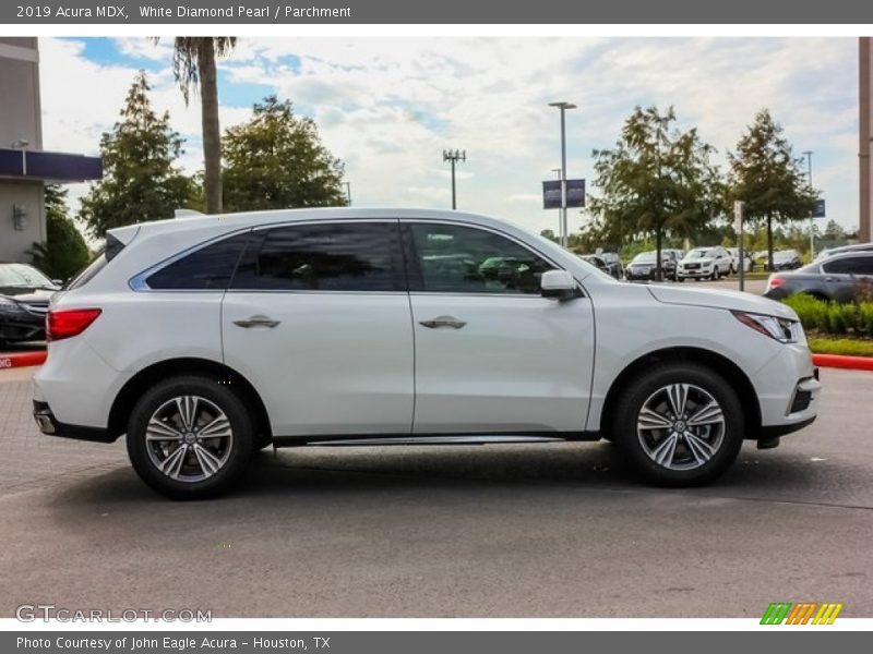 White Diamond Pearl / Parchment 2019 Acura MDX