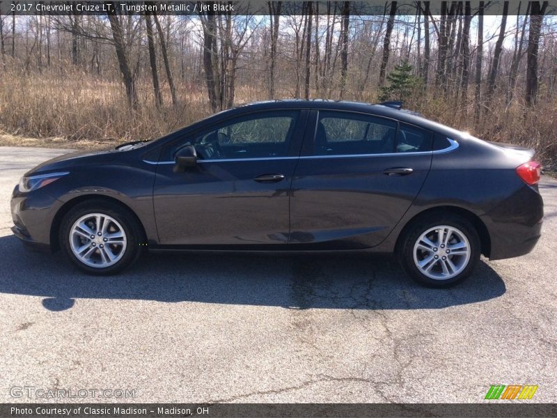 Tungsten Metallic / Jet Black 2017 Chevrolet Cruze LT