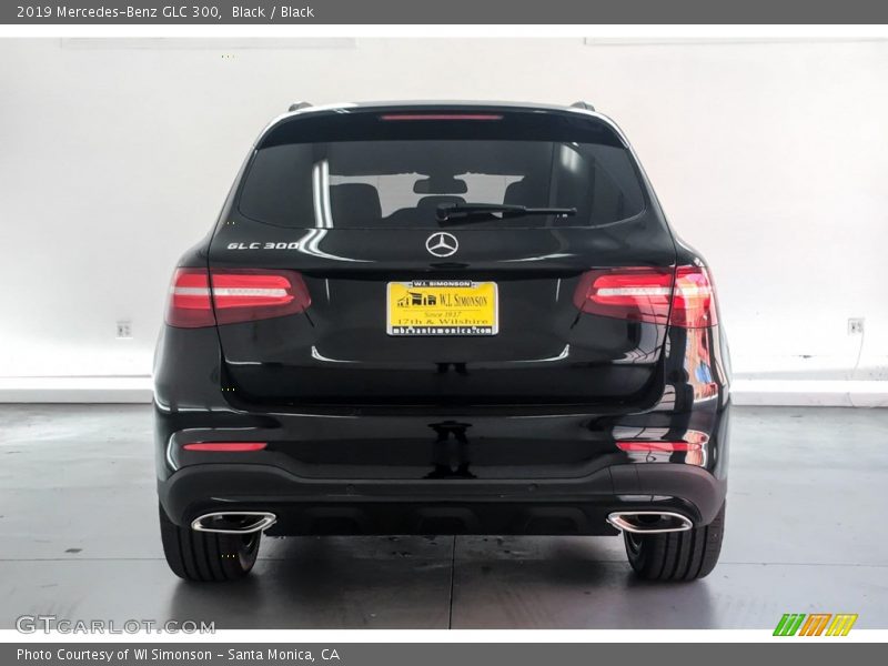 Black / Black 2019 Mercedes-Benz GLC 300