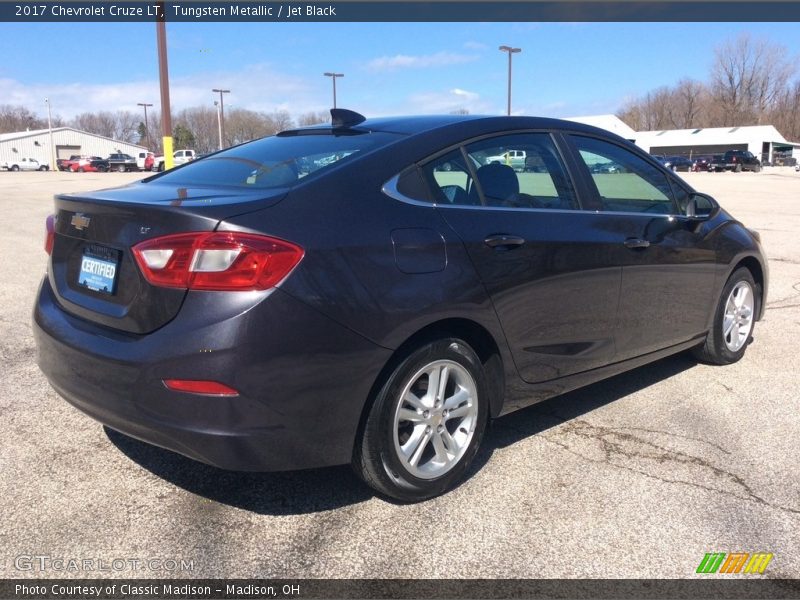 Tungsten Metallic / Jet Black 2017 Chevrolet Cruze LT