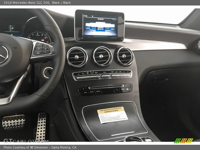 Black / Black 2019 Mercedes-Benz GLC 300