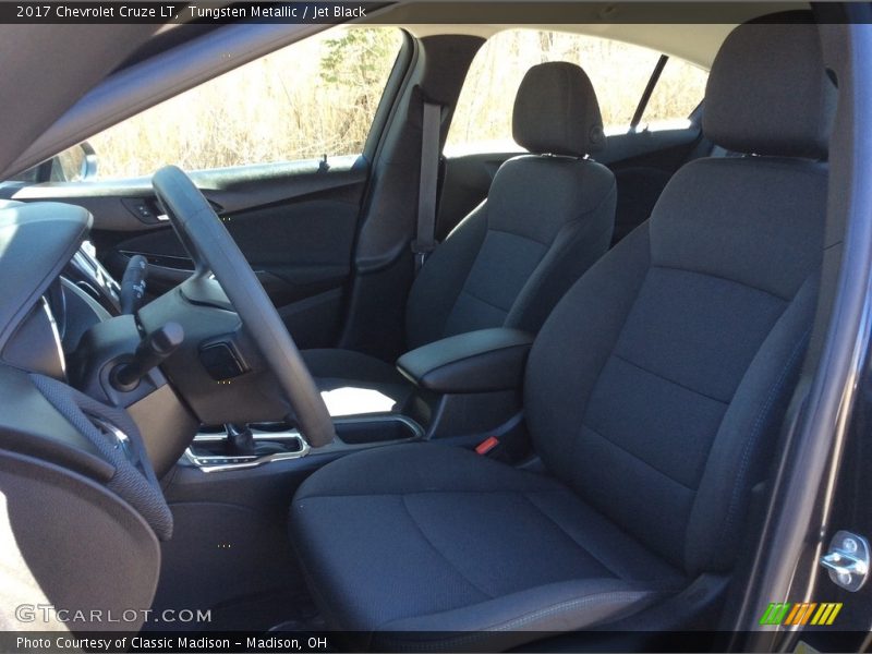 Tungsten Metallic / Jet Black 2017 Chevrolet Cruze LT