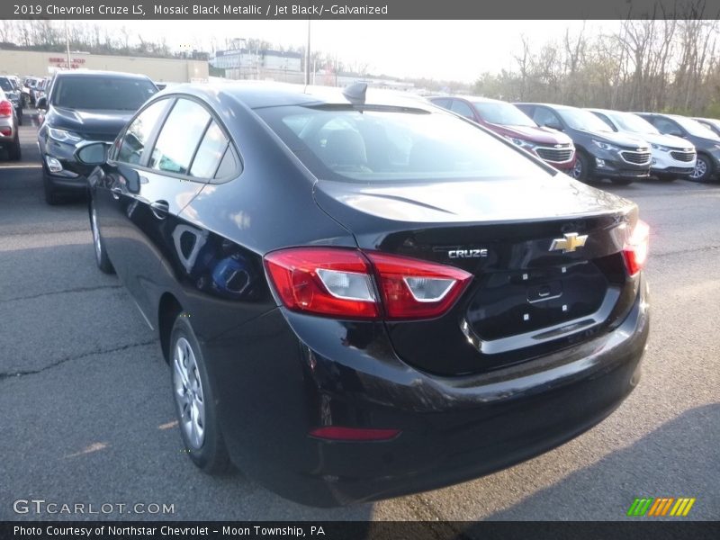 Mosaic Black Metallic / Jet Black/­Galvanized 2019 Chevrolet Cruze LS