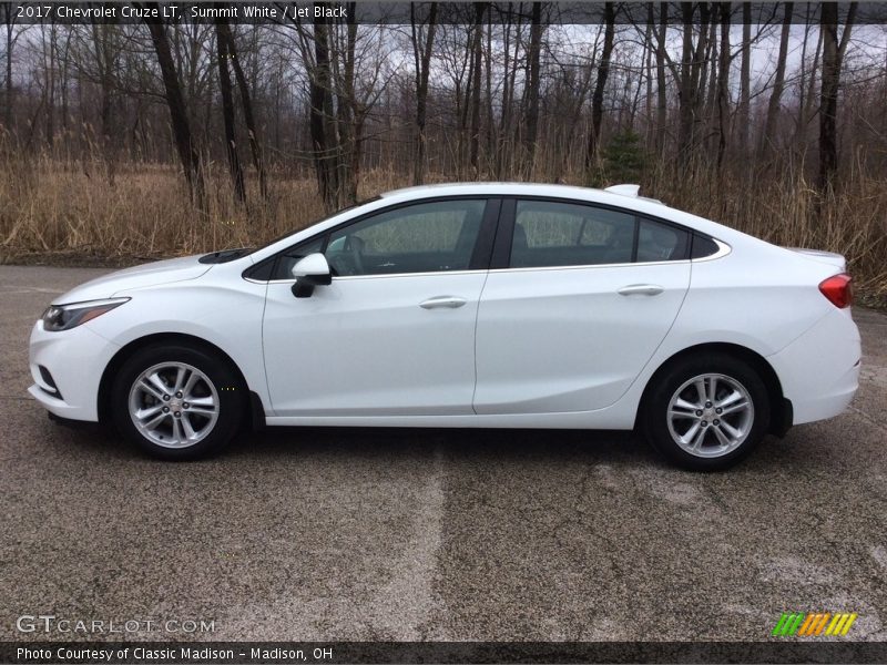 Summit White / Jet Black 2017 Chevrolet Cruze LT