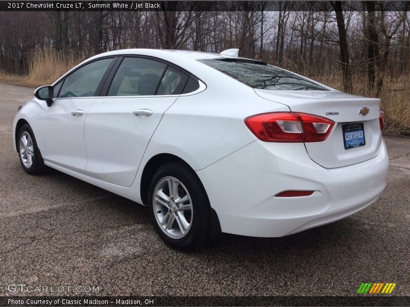 Summit White / Jet Black 2017 Chevrolet Cruze LT