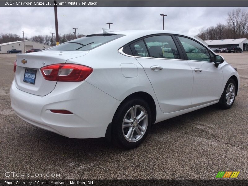 Summit White / Jet Black 2017 Chevrolet Cruze LT