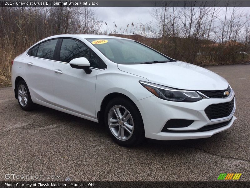 Summit White / Jet Black 2017 Chevrolet Cruze LT