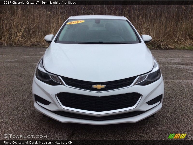 Summit White / Jet Black 2017 Chevrolet Cruze LT