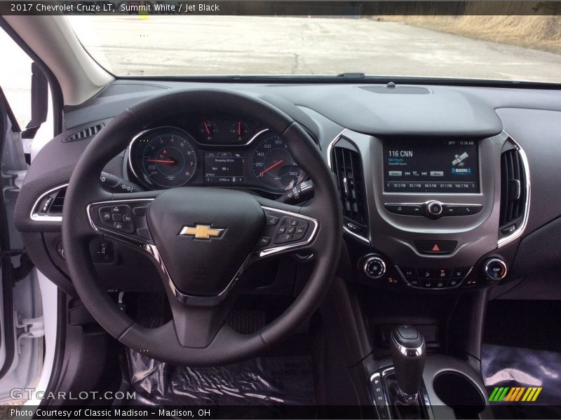 Summit White / Jet Black 2017 Chevrolet Cruze LT