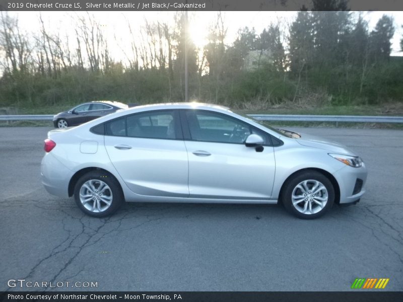 Silver Ice Metallic / Jet Black/­Galvanized 2019 Chevrolet Cruze LS