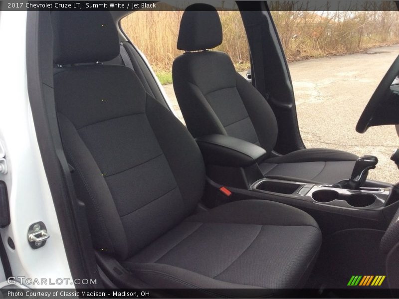 Summit White / Jet Black 2017 Chevrolet Cruze LT