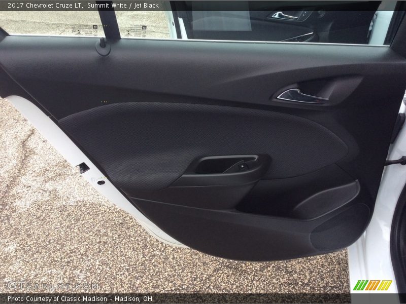 Summit White / Jet Black 2017 Chevrolet Cruze LT
